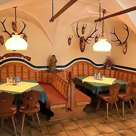 Zum Gamsjaeger Hotell